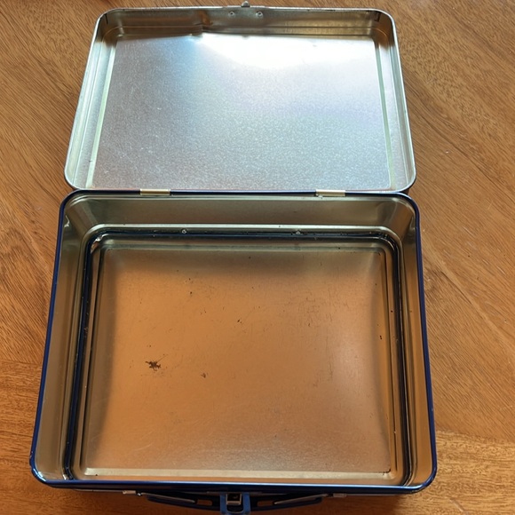 Hersey Kisses Lunch Box - Picture 4 of 5